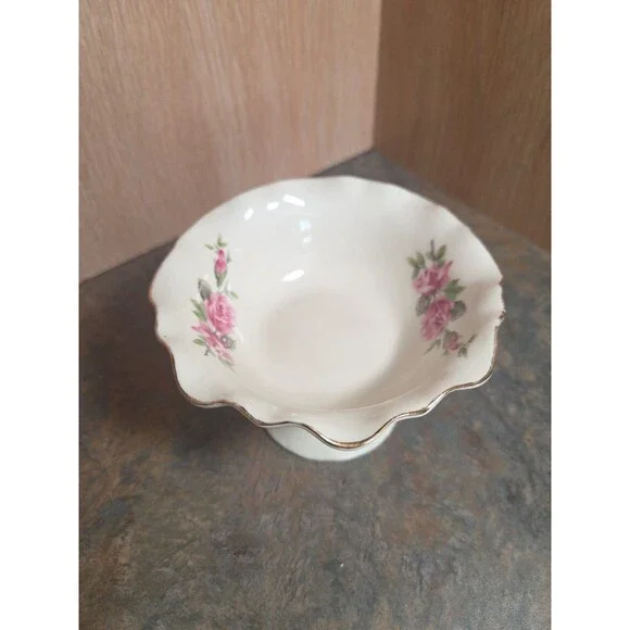 Vintage small porcelain pedestal Candy Dish - Picture 2 of 9